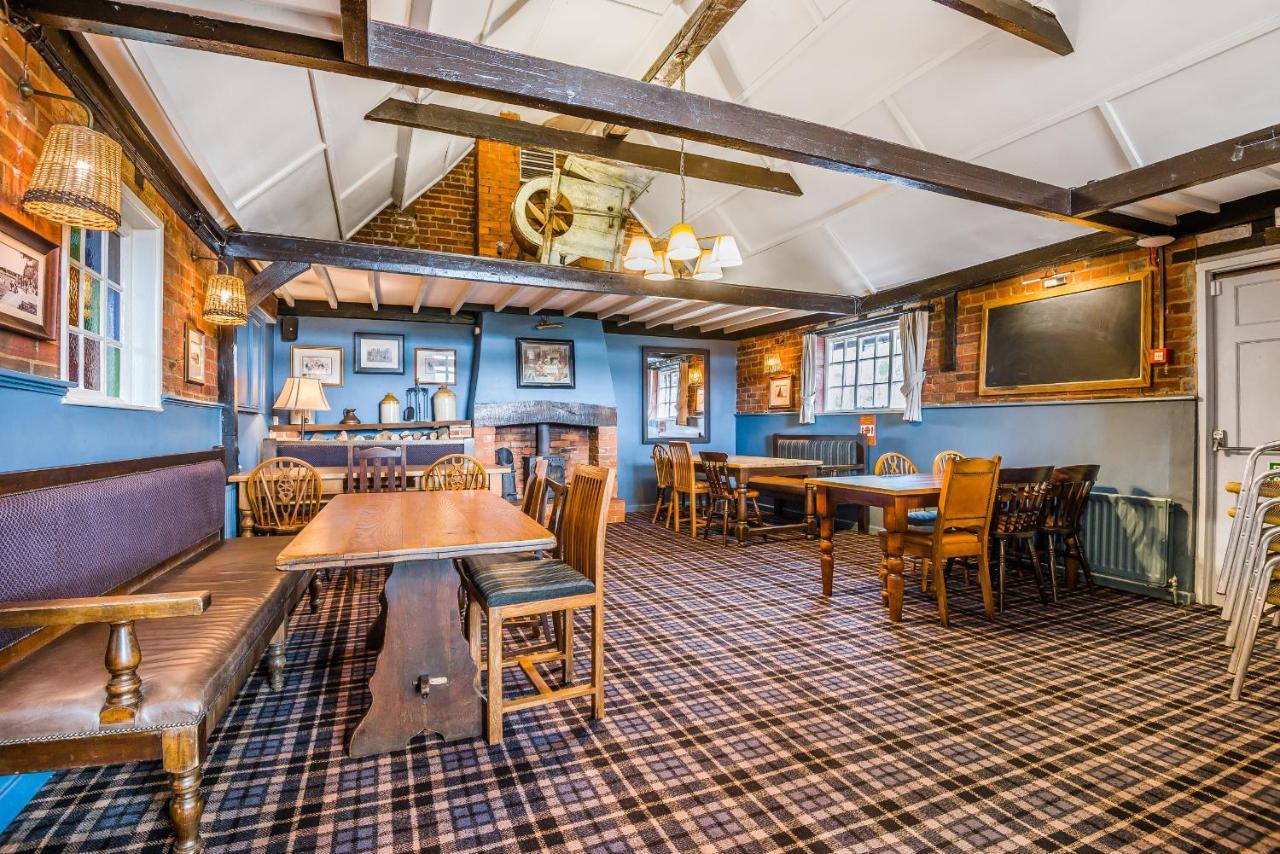 The Walhampton Arms Bed & Breakfast ลีมิงตัน ภายนอก รูปภาพ