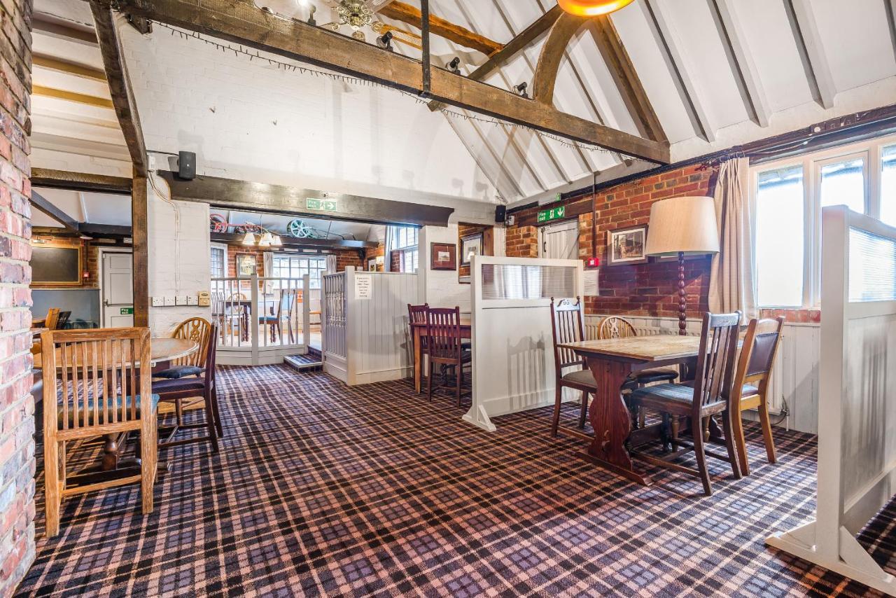 The Walhampton Arms Bed & Breakfast ลีมิงตัน ภายนอก รูปภาพ